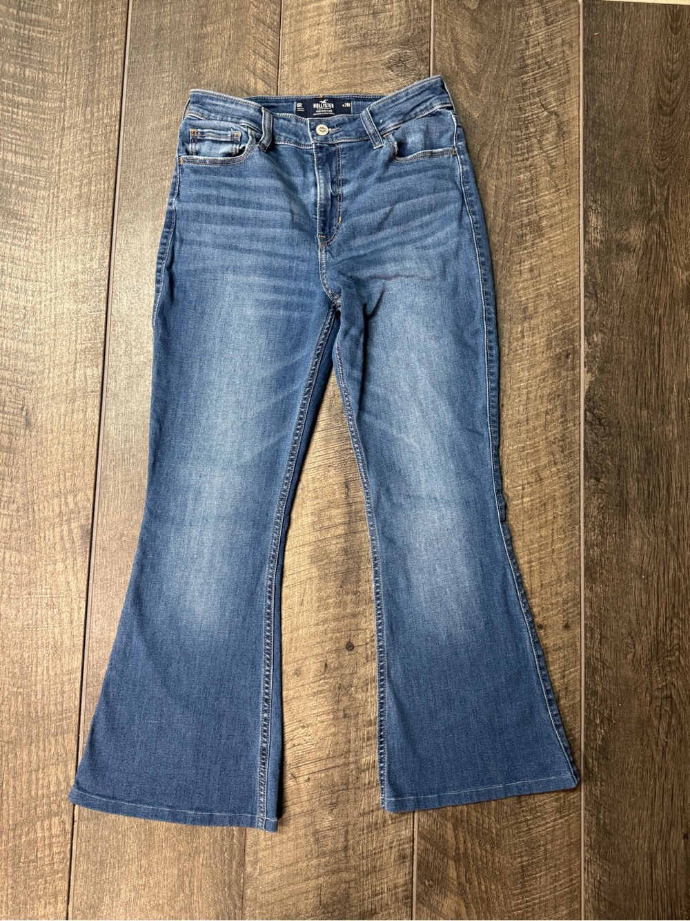 Hollister Vintage Wash Flared Jeans in Blue